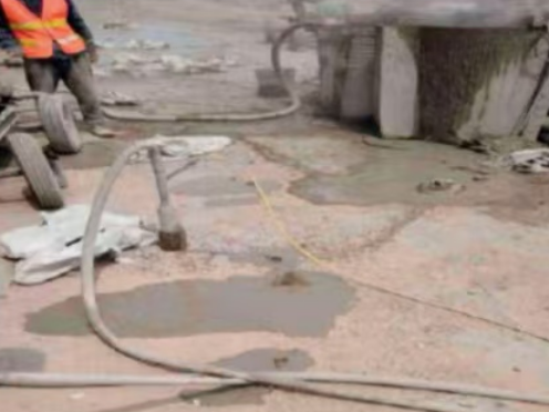 连江水泥混凝土路面板底注浆技术 路面脱空注浆整治方案