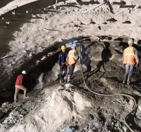 连江拱顶带模注浆料的施工流程及注意事项